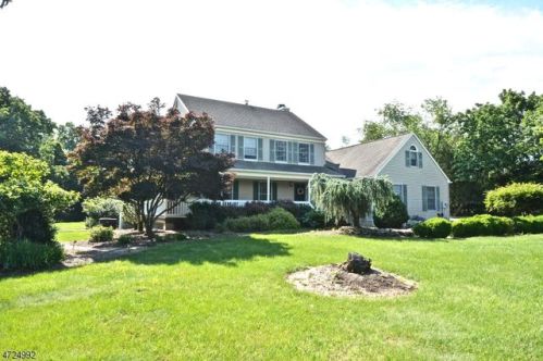 39 Barley Sheaf Rd, Flemington, NJ 08822-3188