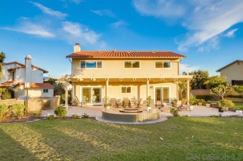 7060 Dennison St, San Diego CA 92122-2431 exterior