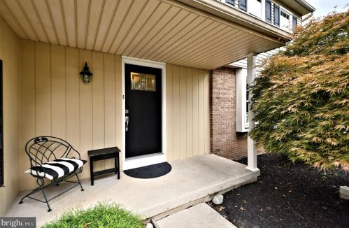 102 Brunswick Pl, Lansdale, PA 19446-6458