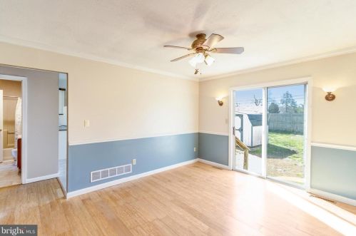 101 Holmes St, Dover, DE 19901-8418