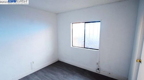 1501 57th Ave, Oakland CA  94621-4242 exterior