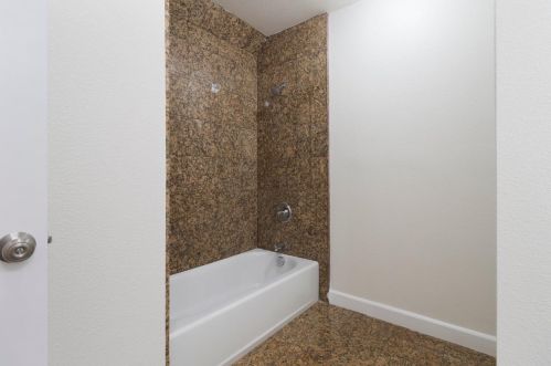 449 Pine St, Modesto CA  95351-2552 exterior