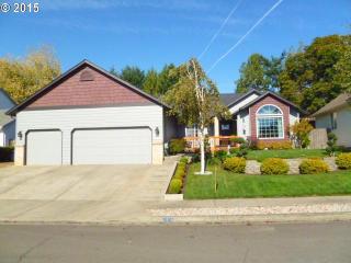 3709 10th St, Damascus, OR 97080
