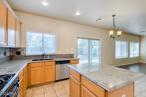 827 Anastasia St, San Tan Valley AZ  85140-5792 exterior