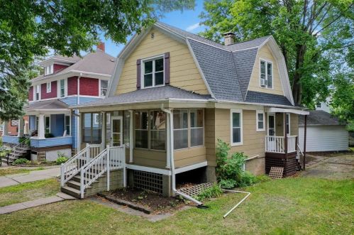 815 Howard St, Green Bay, WI 54303-1649