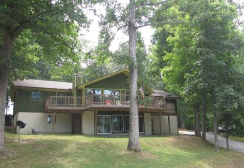 172 Peachtree Dr, Benton, KY 42025-6025