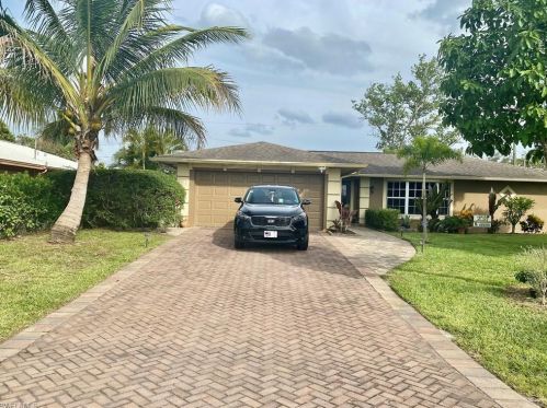 4556 17th Ct, Naples, FL 34116-5904