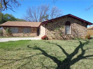 2505 16th St, Brownwood, TX 76801-7802