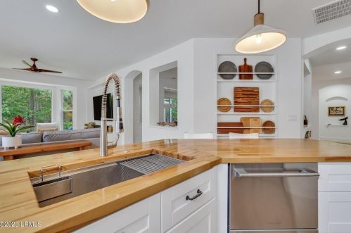 34 Chiffelle St, Bluffton SC  29909-4562 exterior