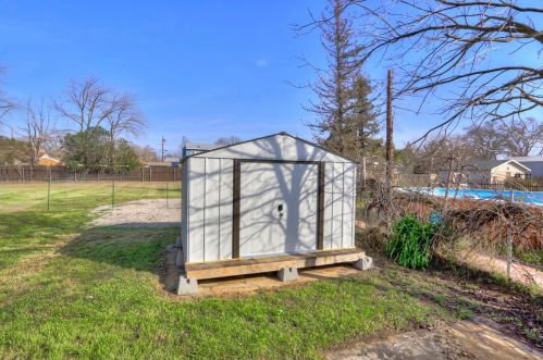 9665 Kent St, Elk Grove CA  95624-2432 exterior