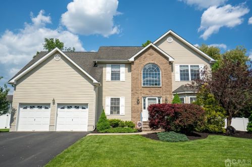 829 Delmore Ave, South Plainfield, NJ 07080-3910