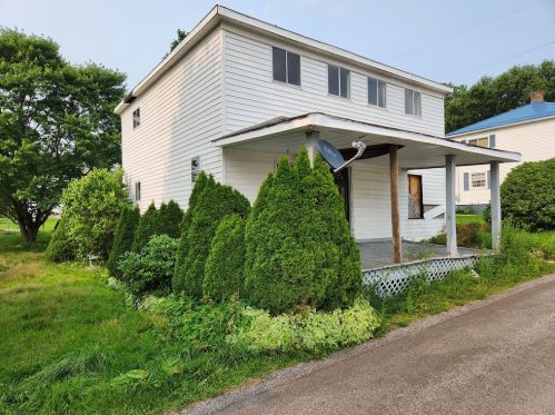 128 5th St, Acosta PA  15520-9100 exterior