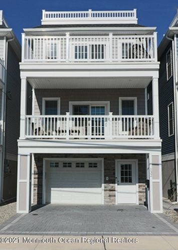 124 Hancock Ave, Pelican Island, NJ 08751-2025