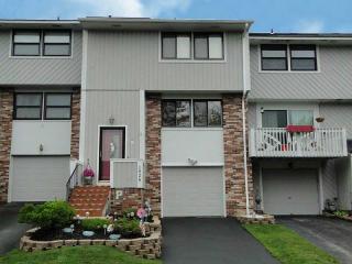 1026 Ryeland Ct, Bridgeville, PA 15017-1143