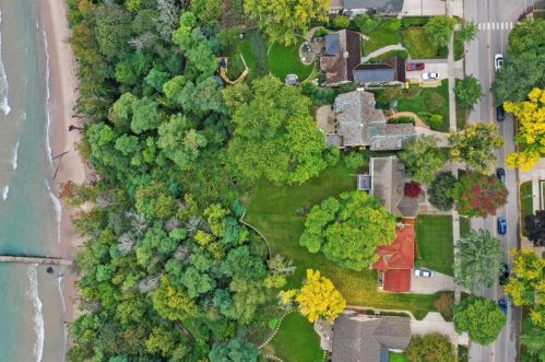 4114 Lk Dr, Milwaukee WI 53211-1719 exterior