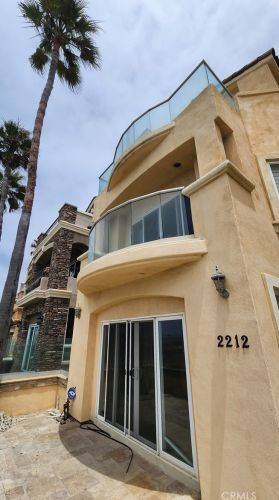 2212 Pacific Coast Hwy, Huntington Beach CA  92648-3958 exterior
