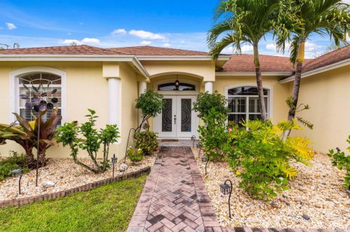 4634 Hallmark St, Fort Pierce, FL 34953-6631