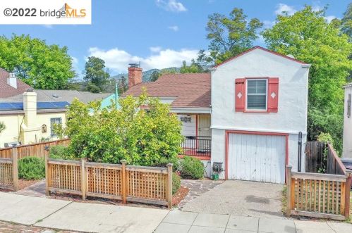 3651 Delmont Ave, Oakland, CA 94605-1825