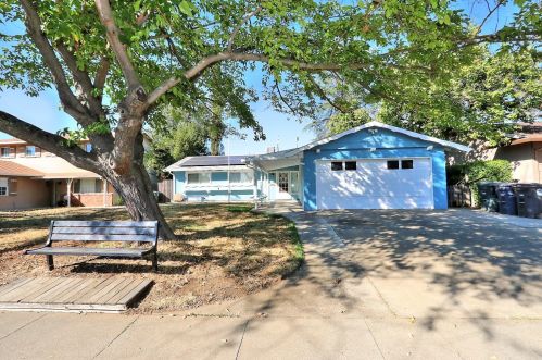 10707 Ambassador Dr, Rancho Cordova, CA 95670-2405
