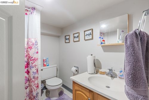 2714 60 Ave, Oakland CA 94605-1501 exterior