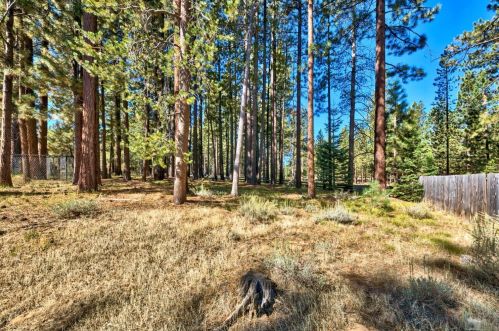 1394 Matheson Dr, South Lake Tahoe CA  96150-8014 exterior