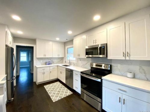 109 Chelsea Rd, New Hamburg NY  12590-5475 exterior