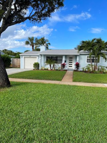 247 Forest Hill Blvd, West Palm Beach, FL 33405-4753