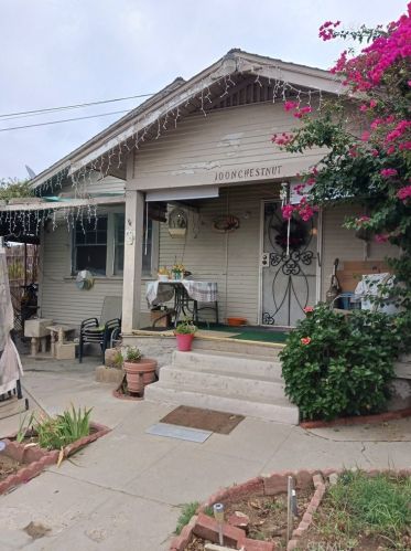 100 Chestnut St, Lake Elsinore CA  92530-4130 exterior