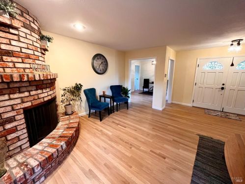 2612 Tamarisk Ct, Santa Rosa CA  95405-8413 exterior