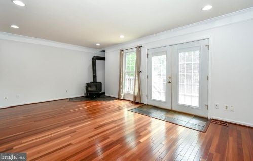 350 Hedgestone Ter, Leesburg VA 20176-4871 exterior