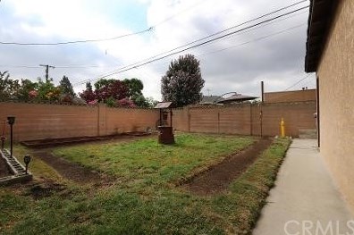 6016 Sugarwood St, Lakewood CA  90713-2444 exterior