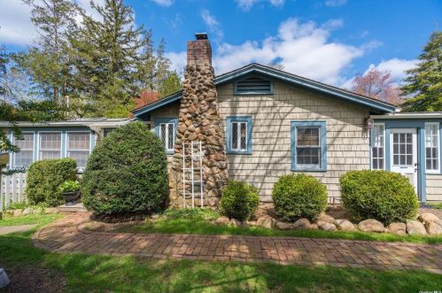 19 Nathan Pl, Huntington Station, NY 11746-3225