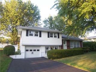 734 Riverside Dr, Woodville, OH 43469-1348