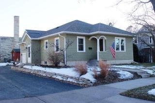 2514 State St, La Crosse, WI 54601-3929
