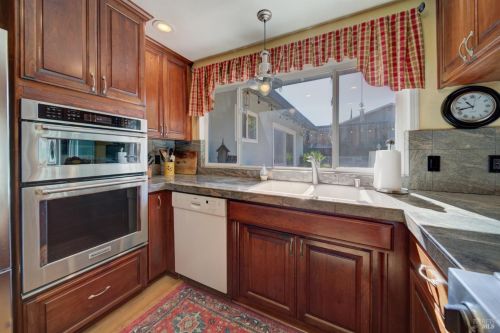 430 Willamette Dr, Vacaville CA  95688-4228 exterior