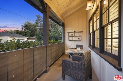 12202 Hartsook St, North Hollywood CA  91601-3961 exterior