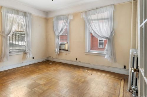 3978 Paulding Ave, Bronx, NY 10466-4717