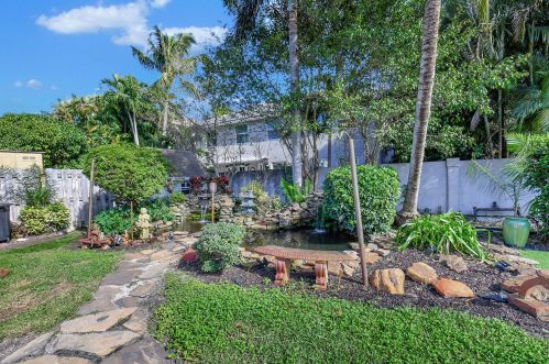 9911 Majestic Way, Boynton Beach FL  33437-3303 exterior