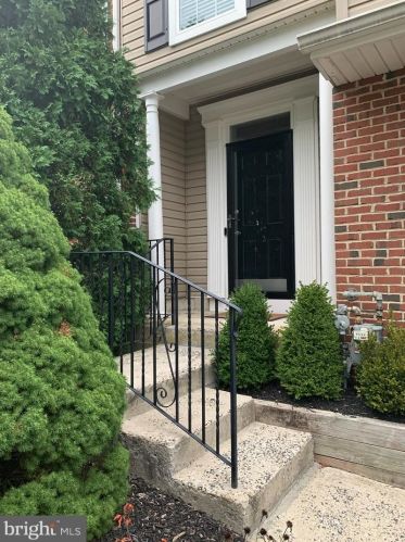 68 Hunt Club Dr, Collegeville, PA 19426-3979
