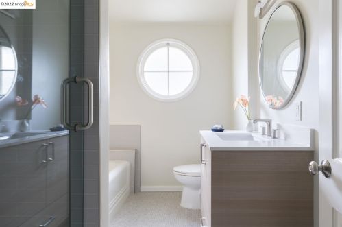 5901 La Salle Ave, Oakland CA 94611-3225 exterior