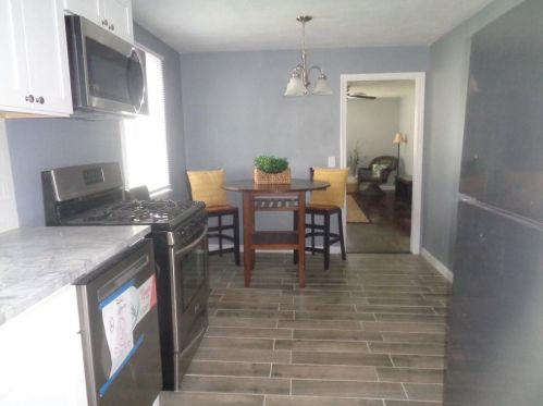 47 Arrow Ave, Warwick RI  02886-5101 exterior