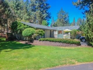 61543 Friar Tuck Ln, Bend, OR 97702-2214