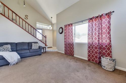 7064 Castle Creek Way, Rio Linda CA  95673-2441 exterior