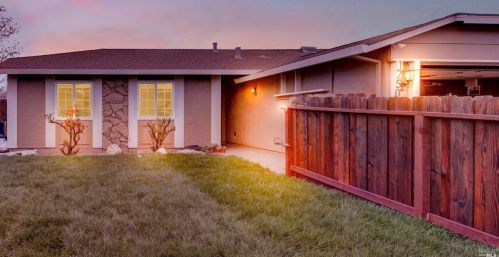 1250 Danfield Way, Vacaville CA  95687-5622 exterior