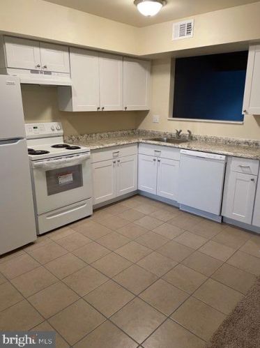 33 Knock N Knoll Cir, Willow Grove, PA 19090-1924