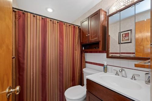 411 Pin Oak Dr, Glenshaw PA  15116-1123 exterior