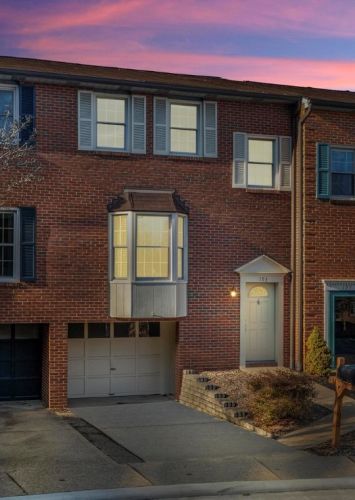 193 London Towne Dr, Pittsburgh, PA 15226-1143