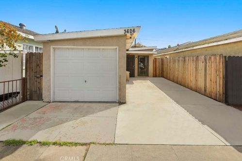 3626 Denver Ave, Long Beach, CA 90810-2205
