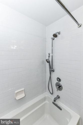 3027 Crane Dr, Falls Church VA  22042-3004 exterior
