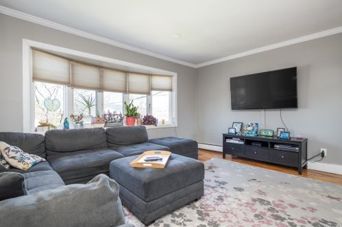 3854 Tiana St, Seaford, NY 11783-3507